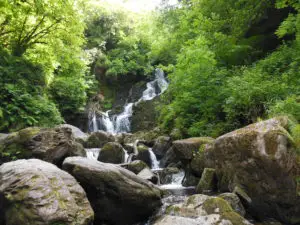 Dreaming of the perfect Irish town? I highly recommend spending time in Killarney, Ireland. We spent 36 hours there as part of our trip to Ireland and England.