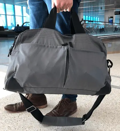 the minimalist duffle bag