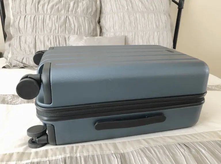 Minimalist CarryOn Luggage Chester Minima Suitcase Review An